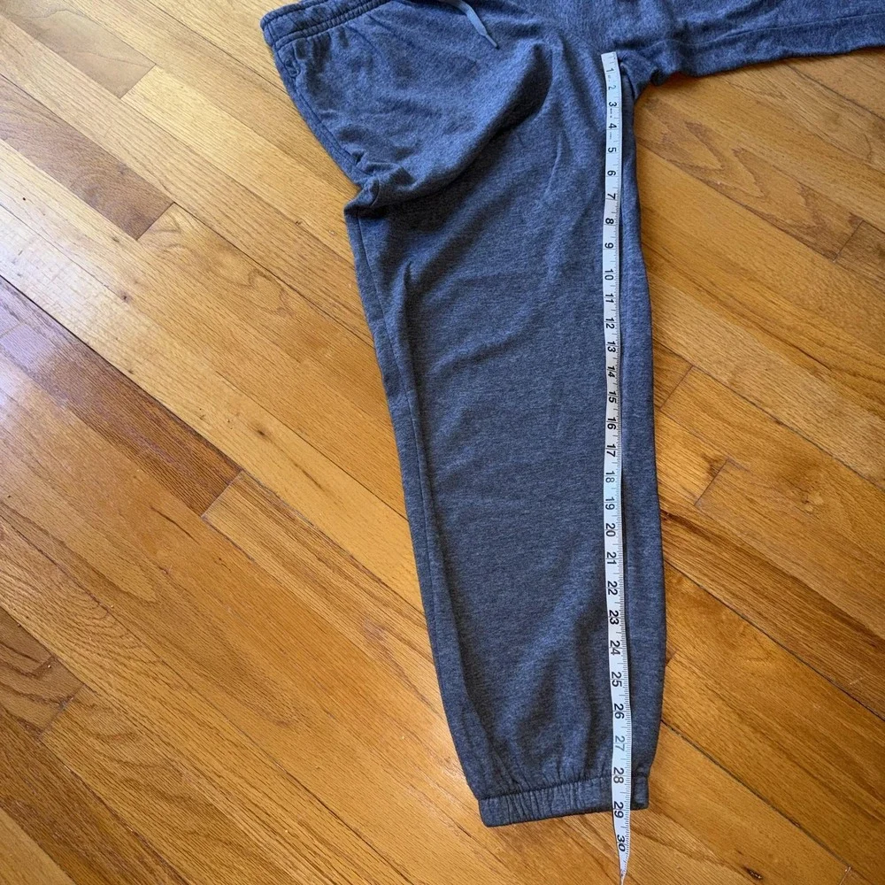 Nike Pants Mens M Gray Fleece Joggers‎ Sweatpants Swoosh Logo Pockets Athletic